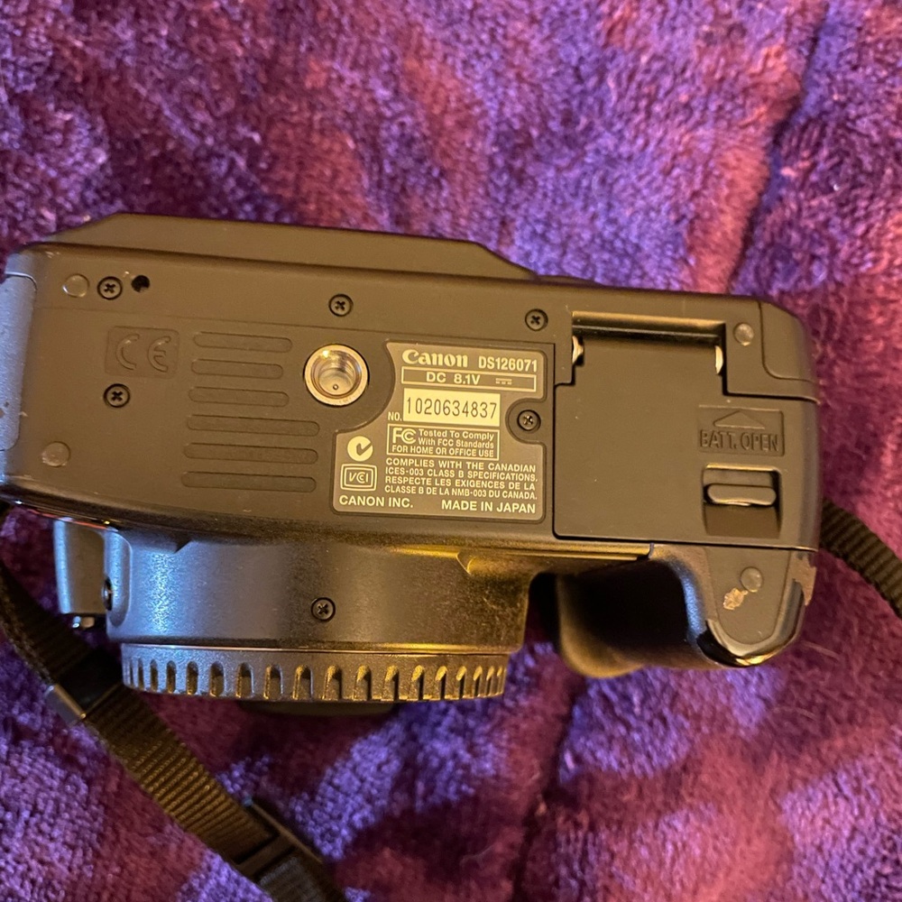Canon Black Digital Camera with Advanced Features - Picture 3 of 9